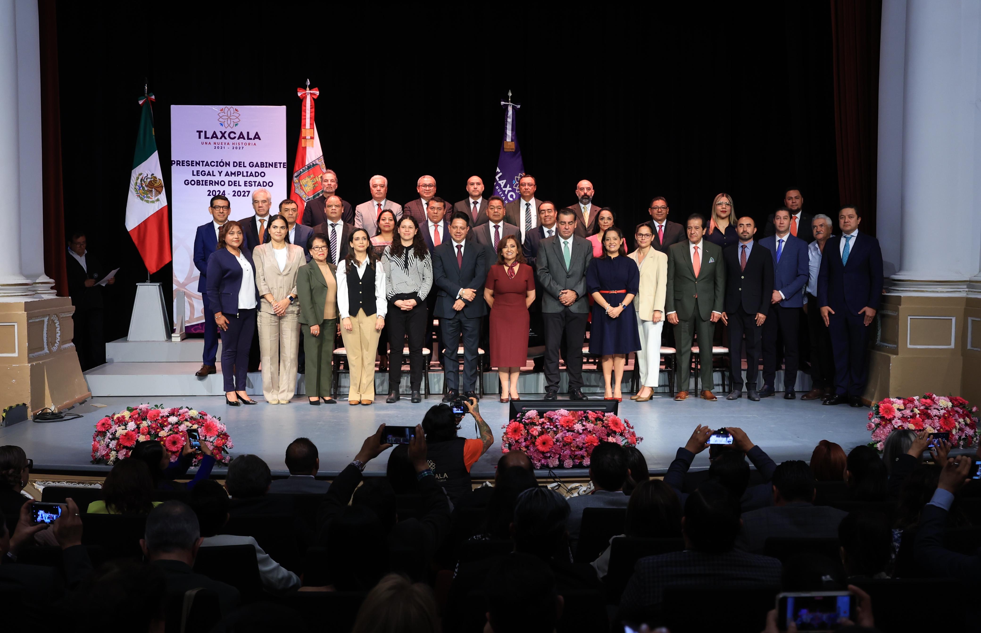 Presenta gobernadora cambios en su gabinete legal y ampliado